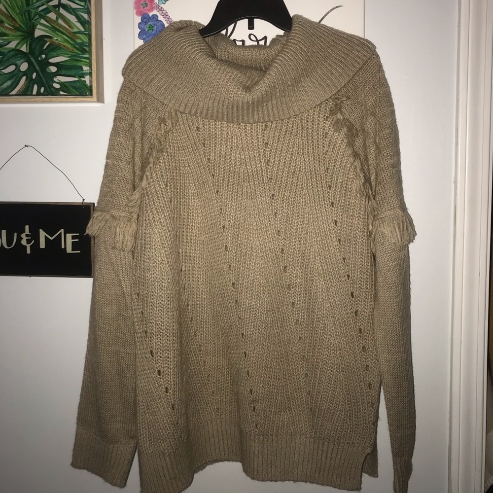 NWT Knox Rose Fringe Sweater 🖤
